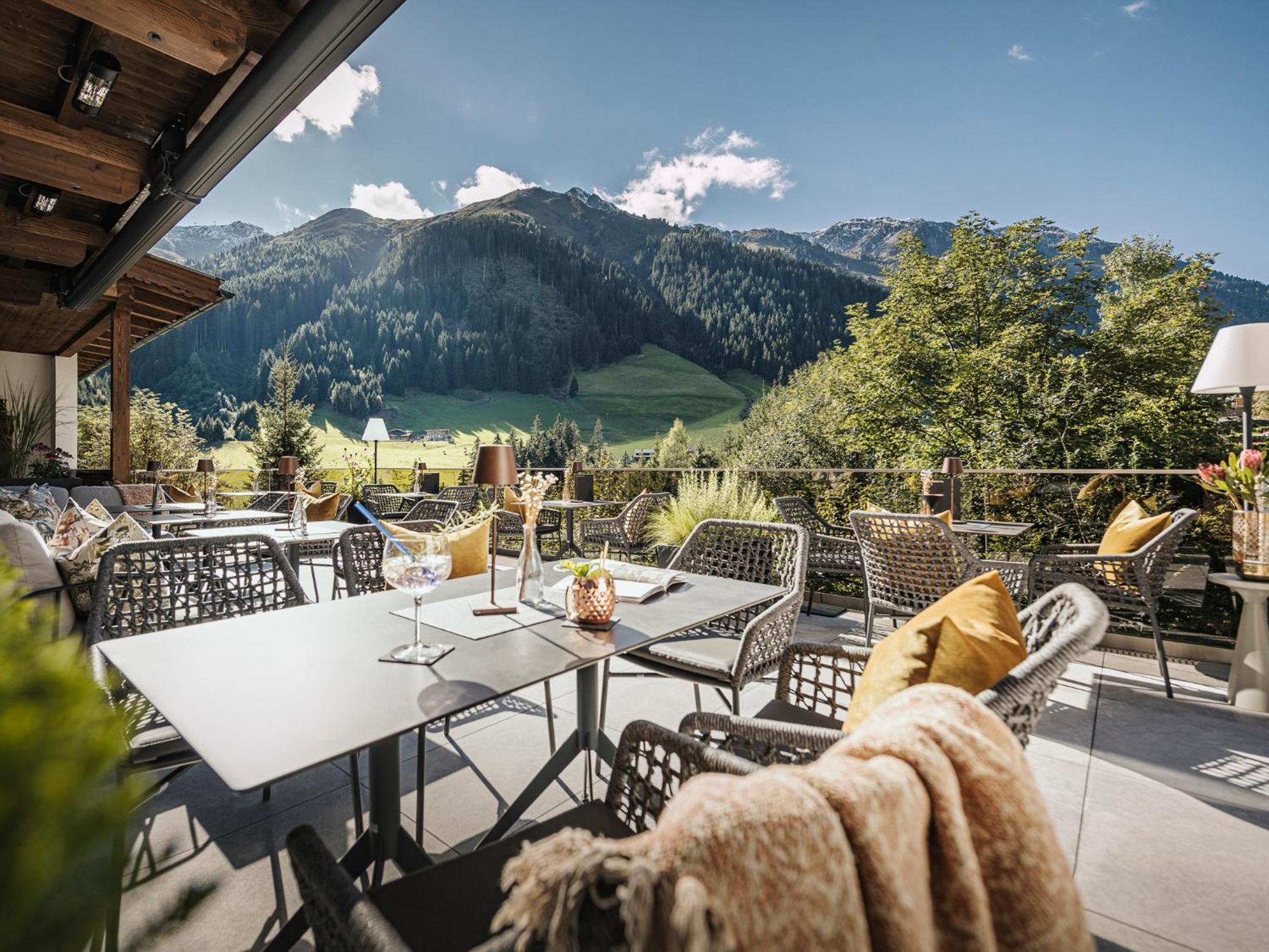 Hotel Bergkristall Zillertal - Adults Only 14 Years Plus Хипах Екстериор снимка
